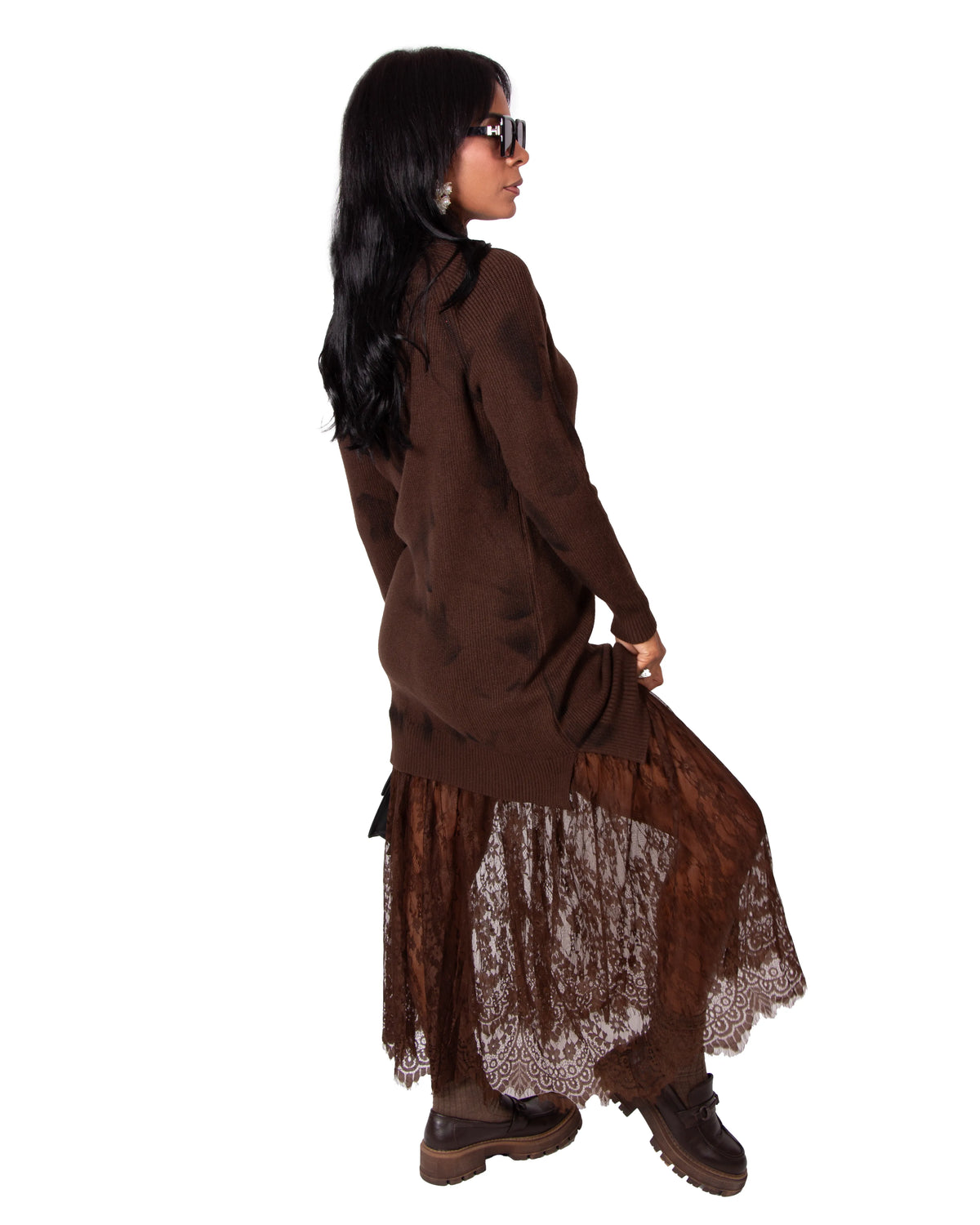 ABITO CON PIZZO MARRONE LOTO