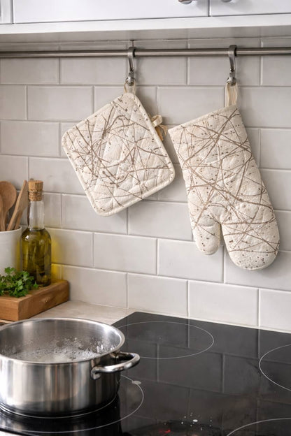 SET GUANTO FORNO E PRESINA CON SCHIZZI COLORATI